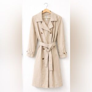 Elegant Women's Beige Trench Coat